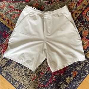 Lululemon short. White size M